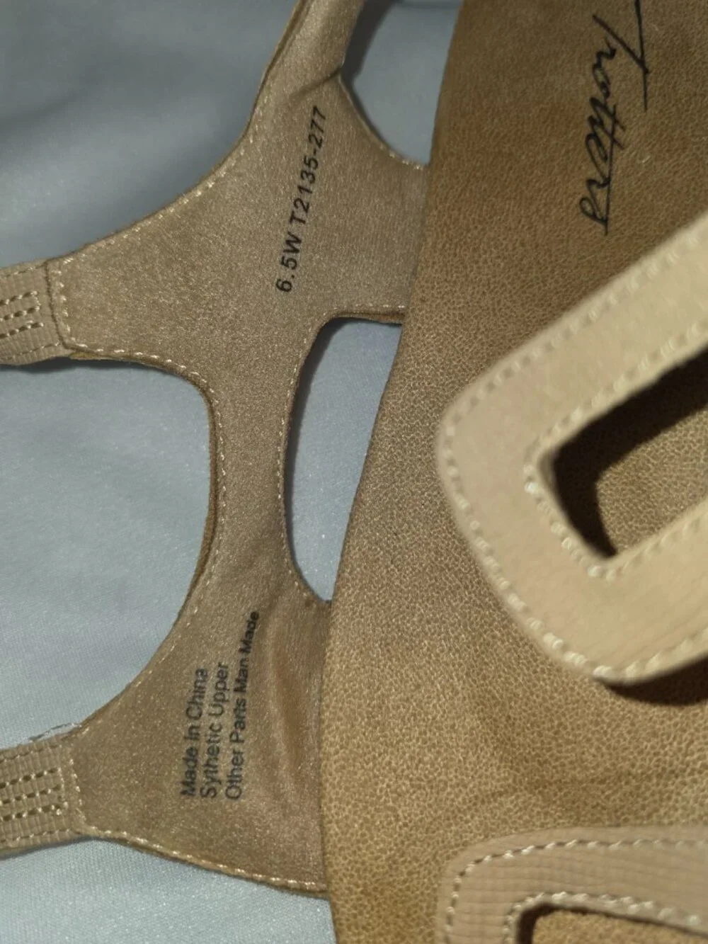Trotters Katarina Sandals 6.5 Beige Sand Neutral Color Adjustable